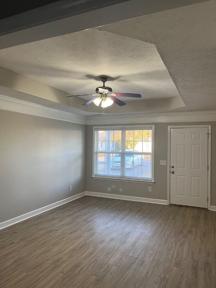 3241 Hardwood Dr - Photo 2 of 28