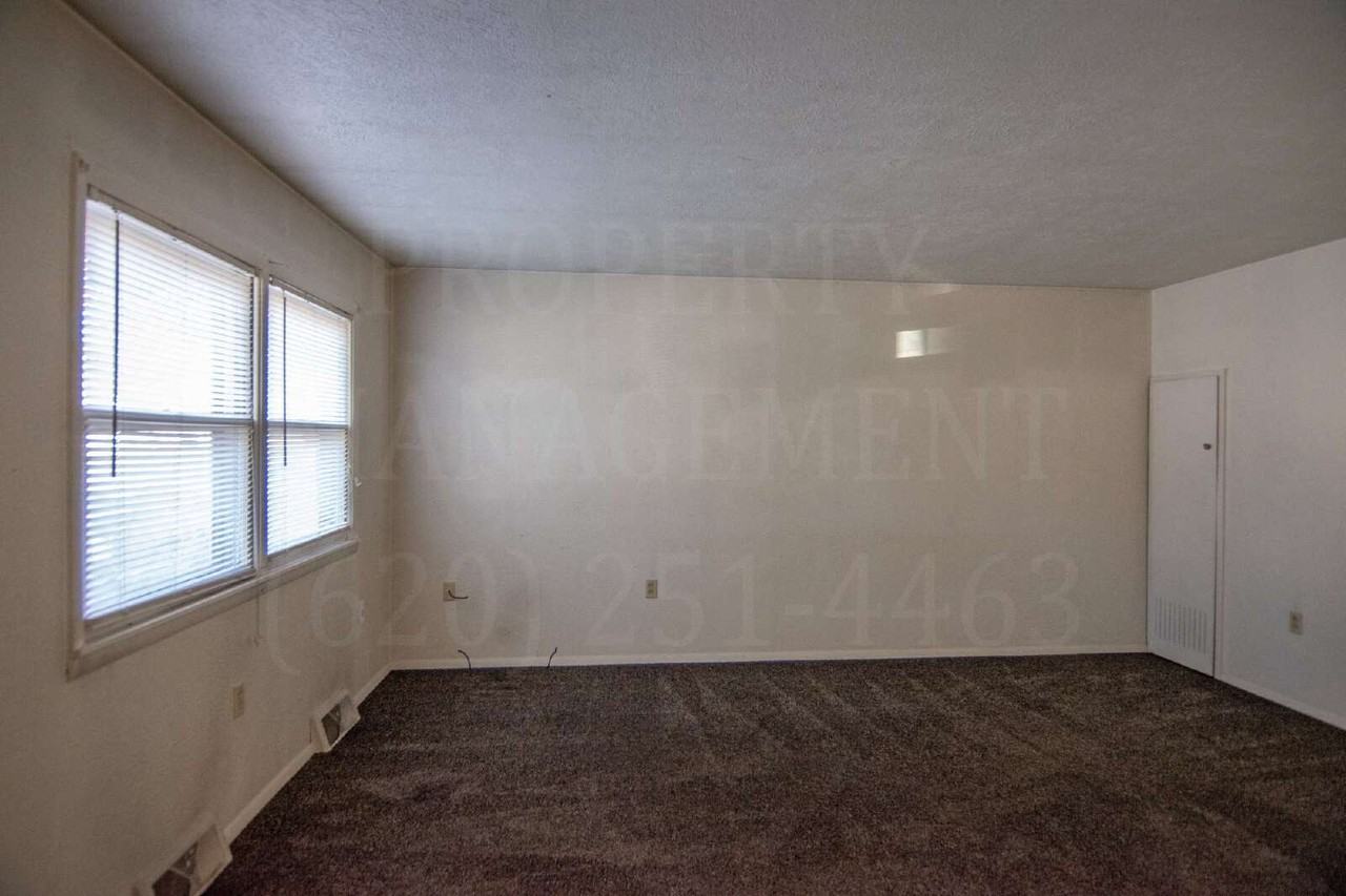 2001 West 6th Street - Photo 4 of 14