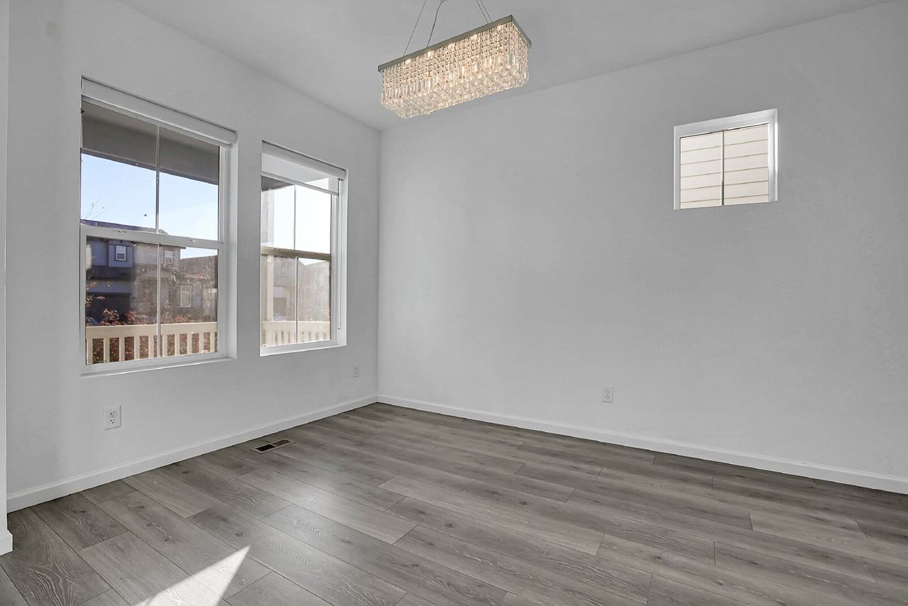 27897 E 7th Ave - Photo 3 of 50