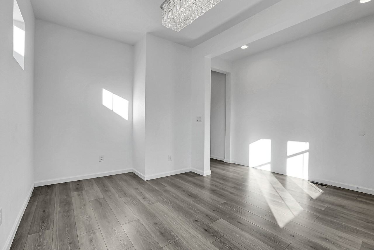 27897 E 7th Ave - Photo 4 of 50