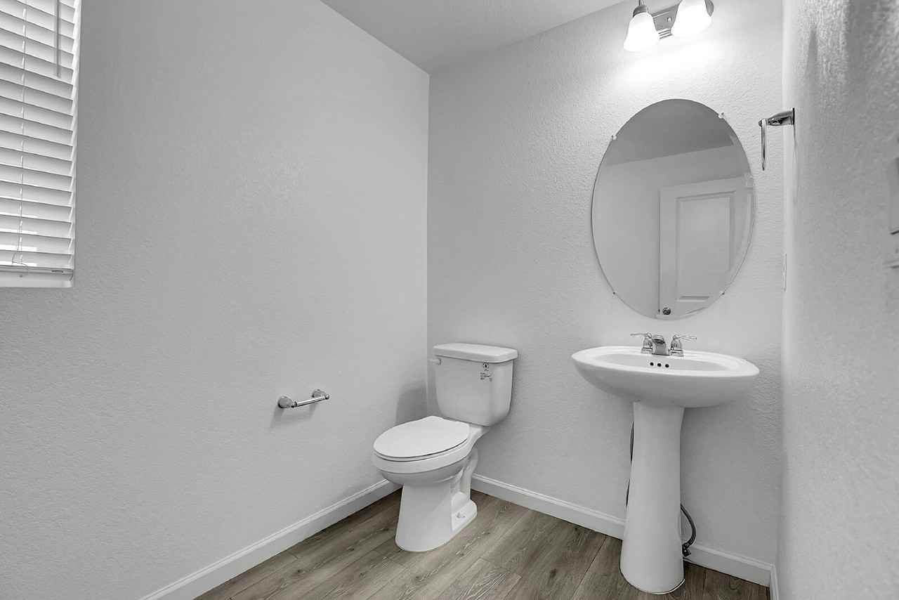 27897 E 7th Ave - Photo 5 of 50