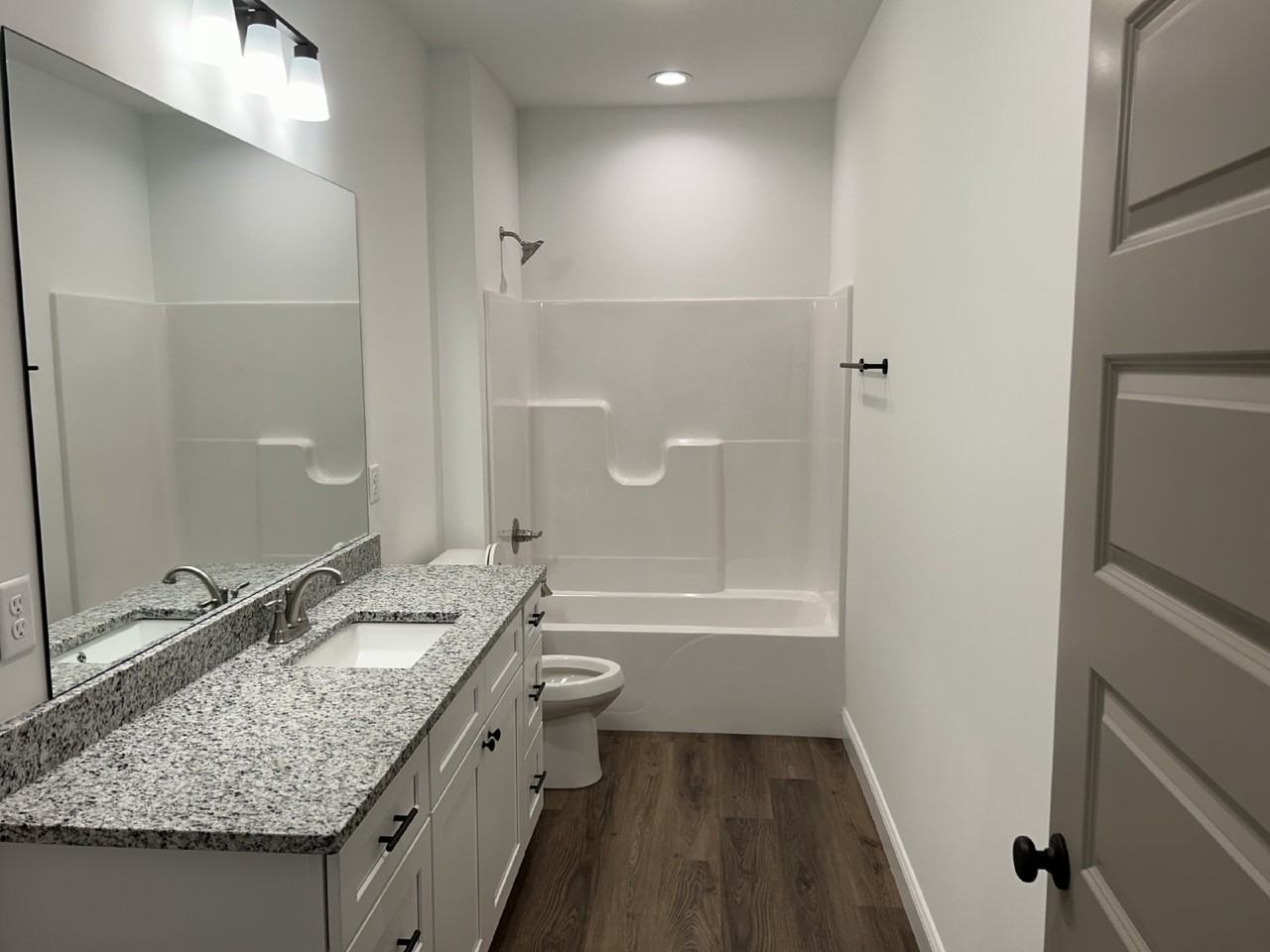 210 Cypress Rdg - Photo 7 of 10