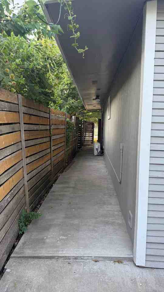 1207 Hays St #B - Photo 2 of 15
