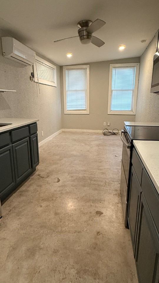 1207 Hays St #B - Photo 3 of 15