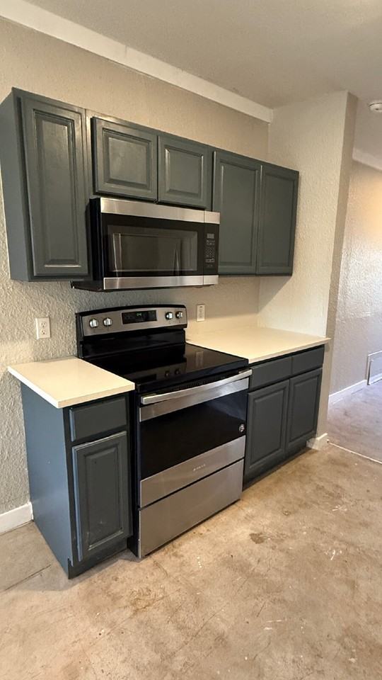 1207 Hays St #B - Photo 7 of 15