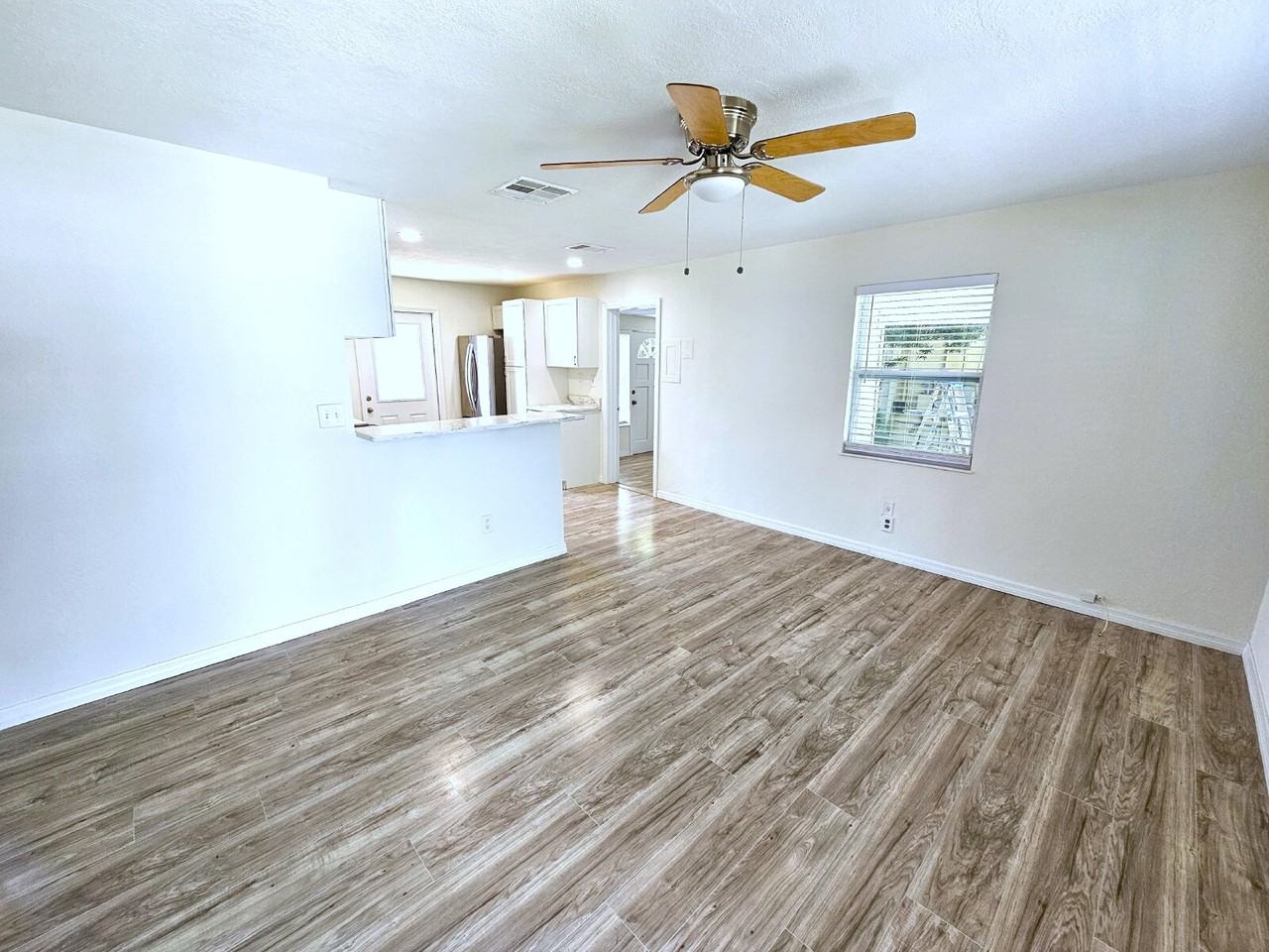 2911 26th St N - Photo 7 of 36