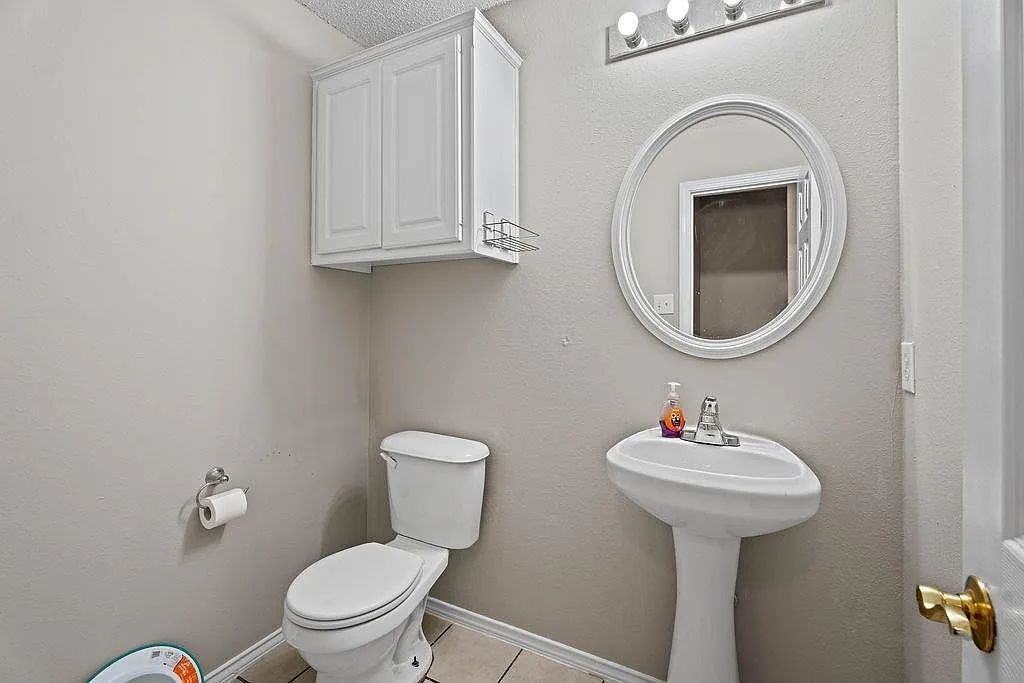 3102 109th St #A - Photo 4 of 13