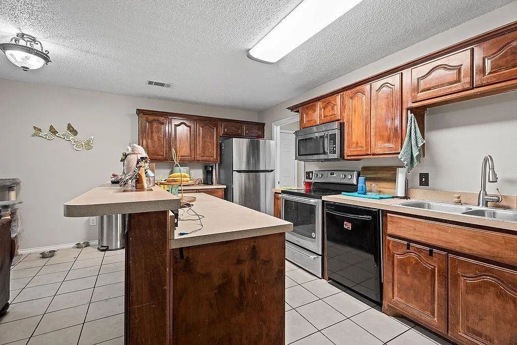 3102 109th St #A - Photo 5 of 13