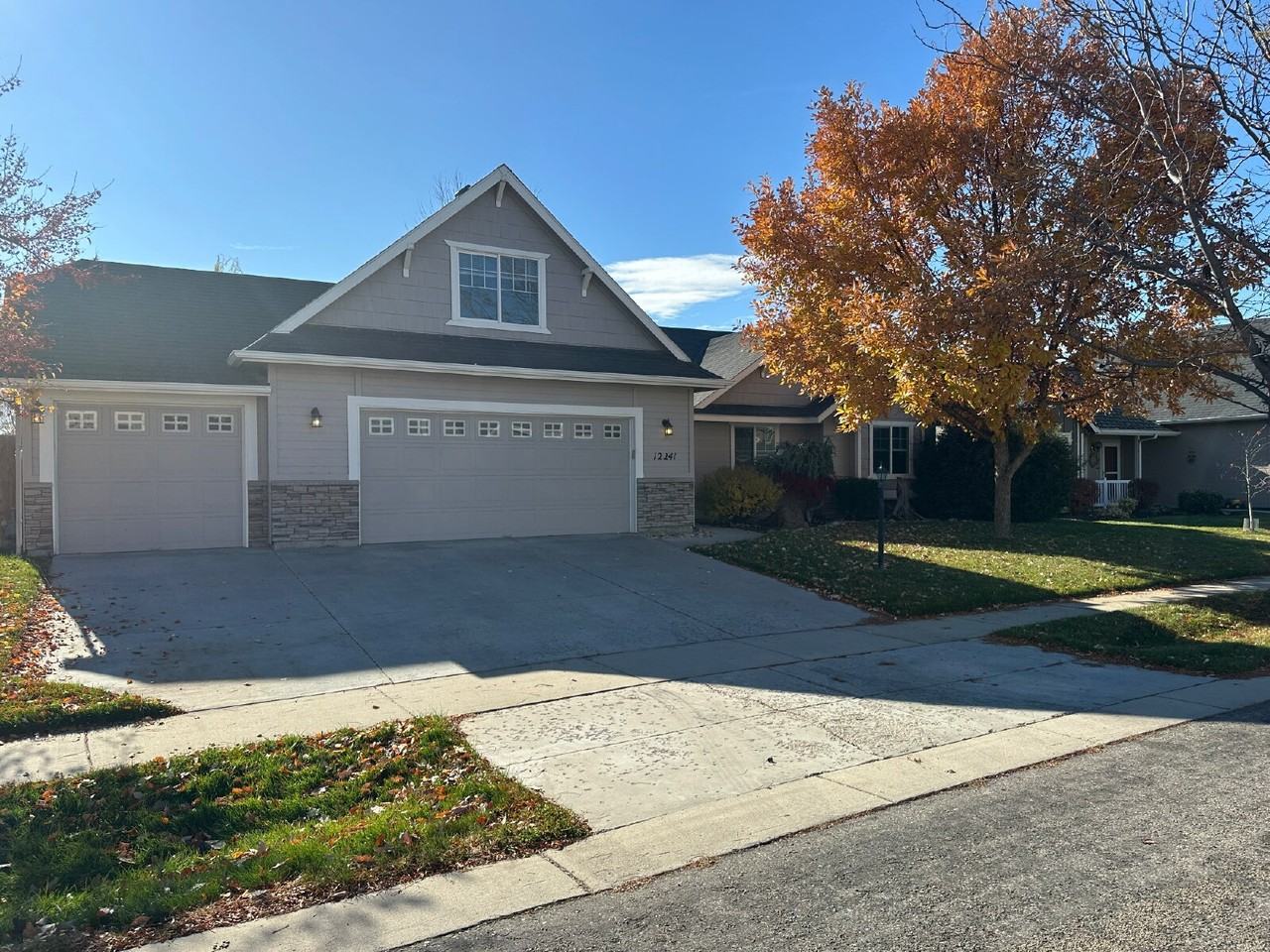 12241 W Foxhaven St - Photo 2 of 43