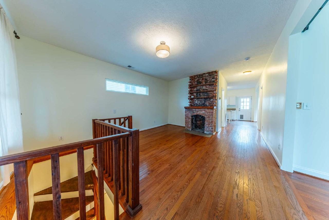 605 S 11th St - Photo 3 of 29