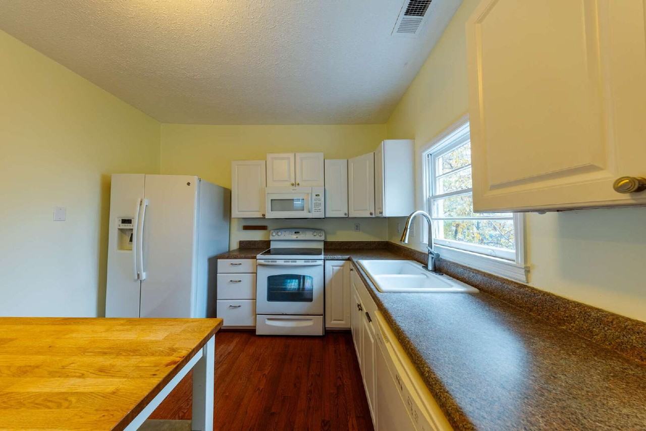 605 S 11th St - Photo 6 of 29