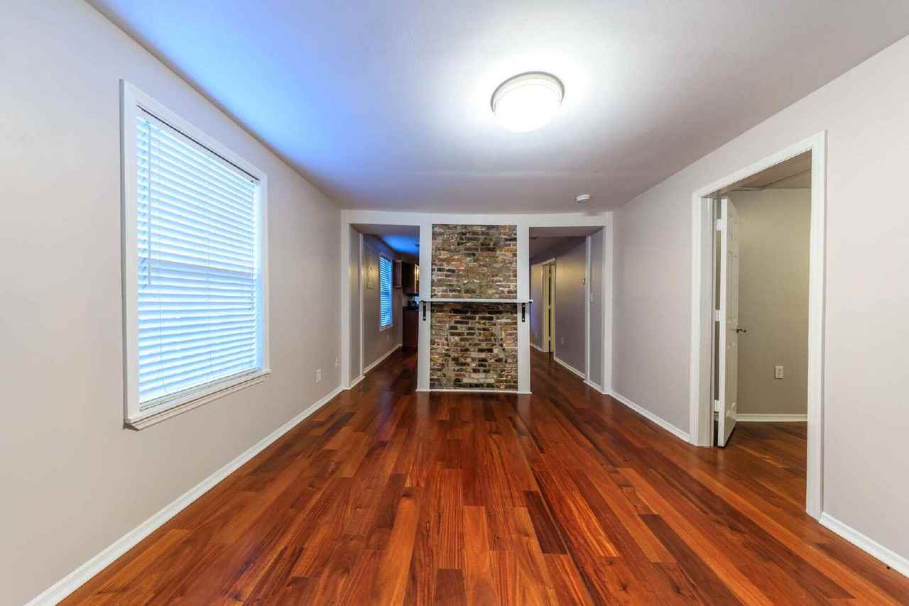 891 W Sharpe Ave - Photo 5 of 23