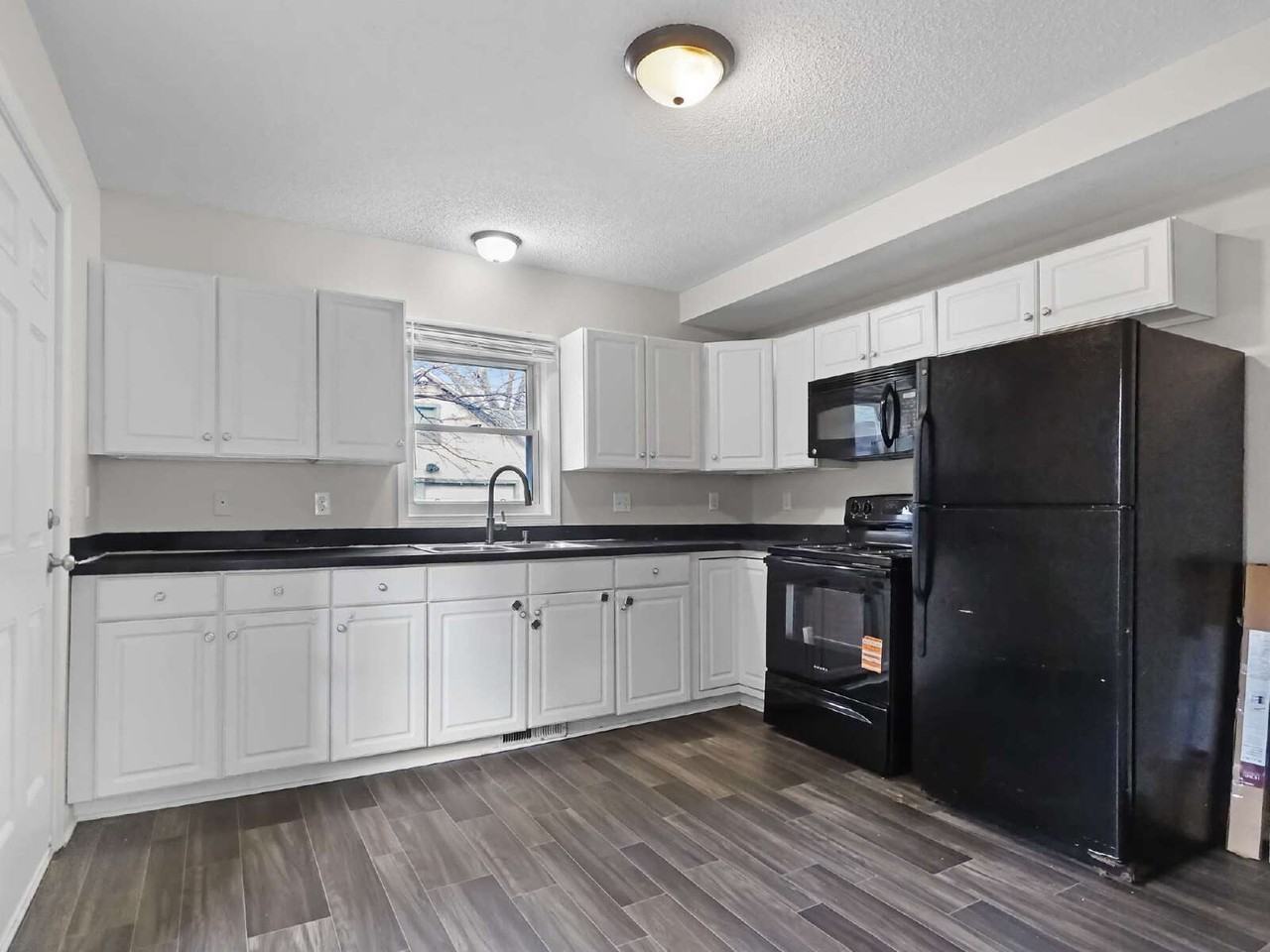 1708 East 34th Street - Photo 3 of 19