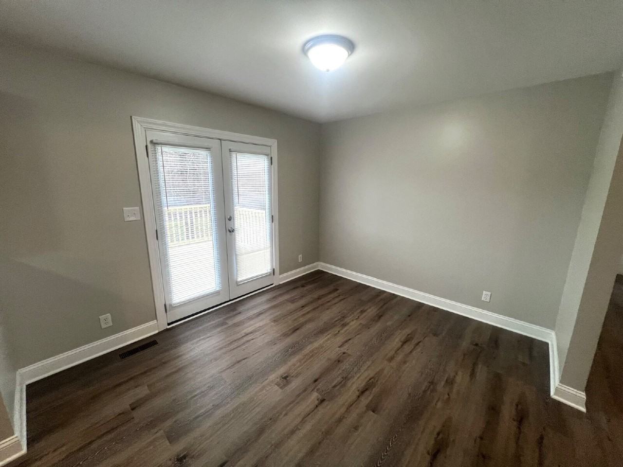 3409 Dailey Rd - Photo 5 of 26