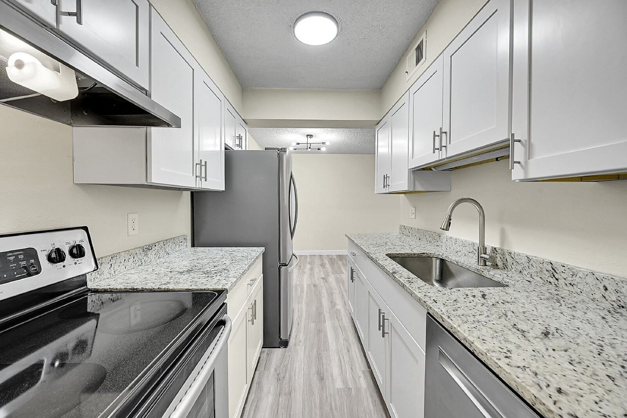 209 E Highline Cir #108 - Photo 4 of 23