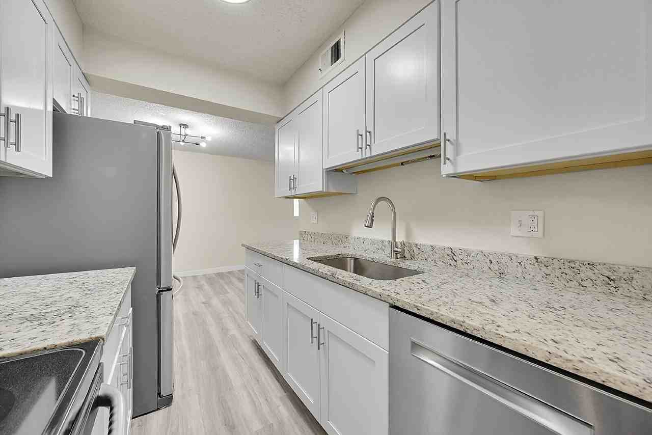 209 E Highline Cir #108 - Photo 5 of 23