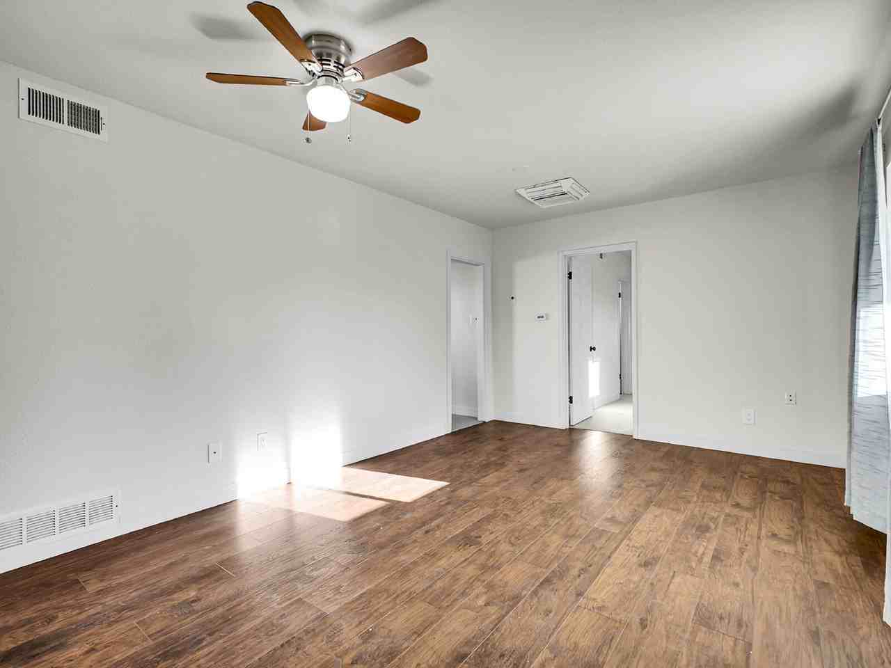 800 Vaughn St - Photo 2 of 50