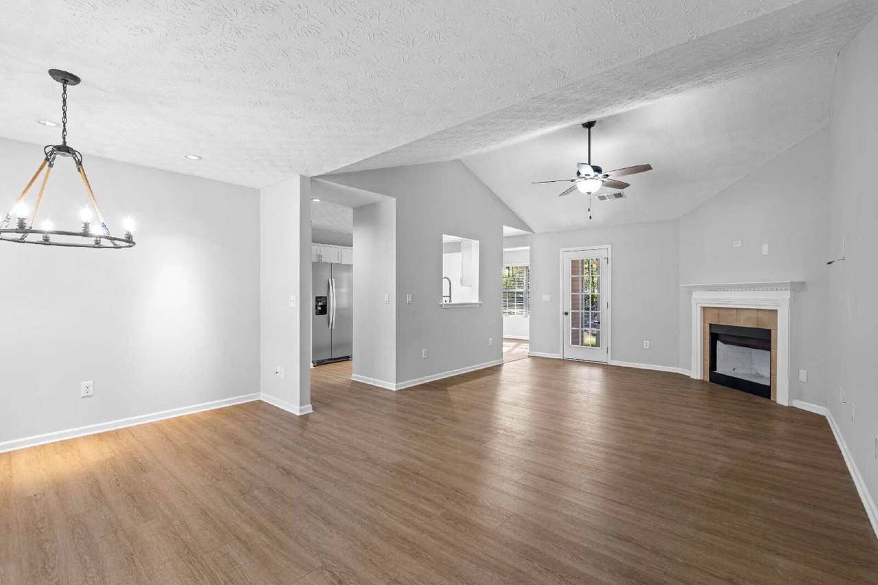 47 Matthews St - Photo 3 of 27