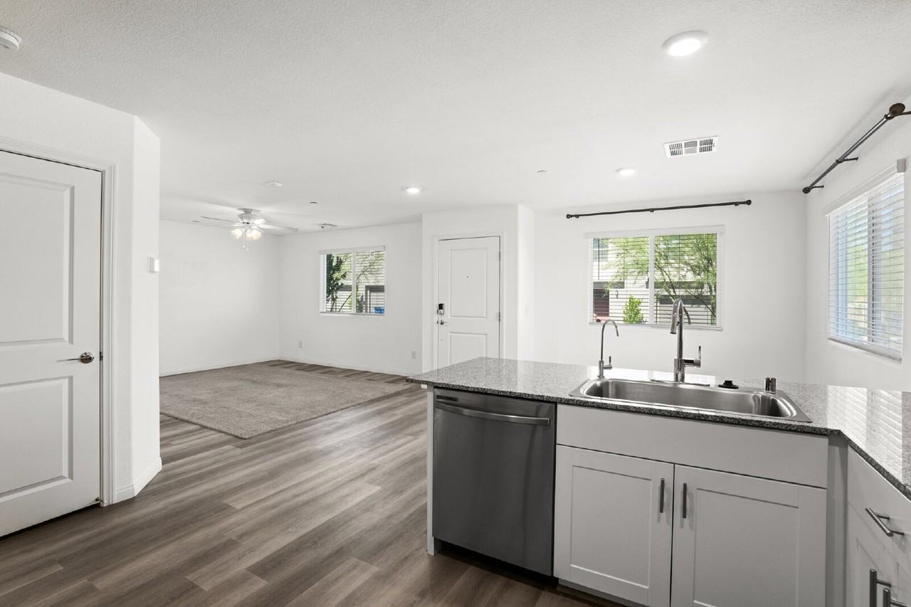 2841 Brilliant Aurora Lane - Photo 6 of 20