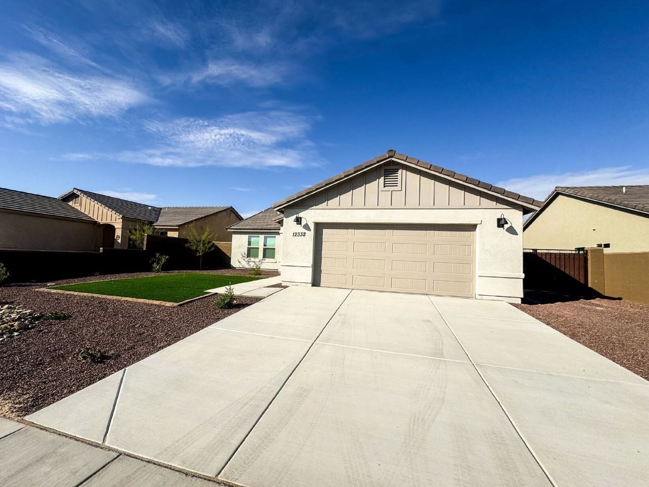 12332 S Phoenix Dr - Photo 2 of 31