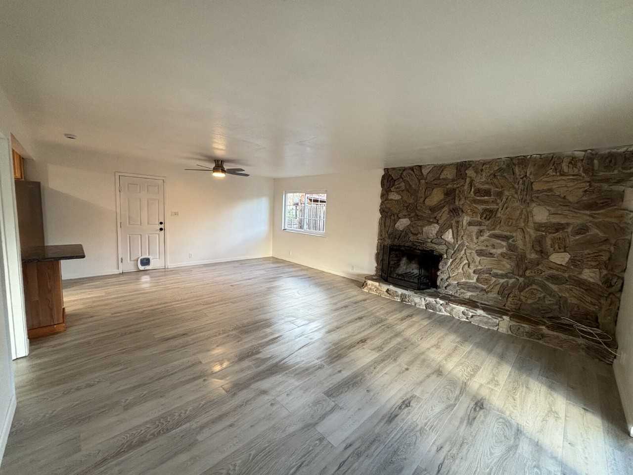 5358 Laurel Dr - Photo 4 of 19