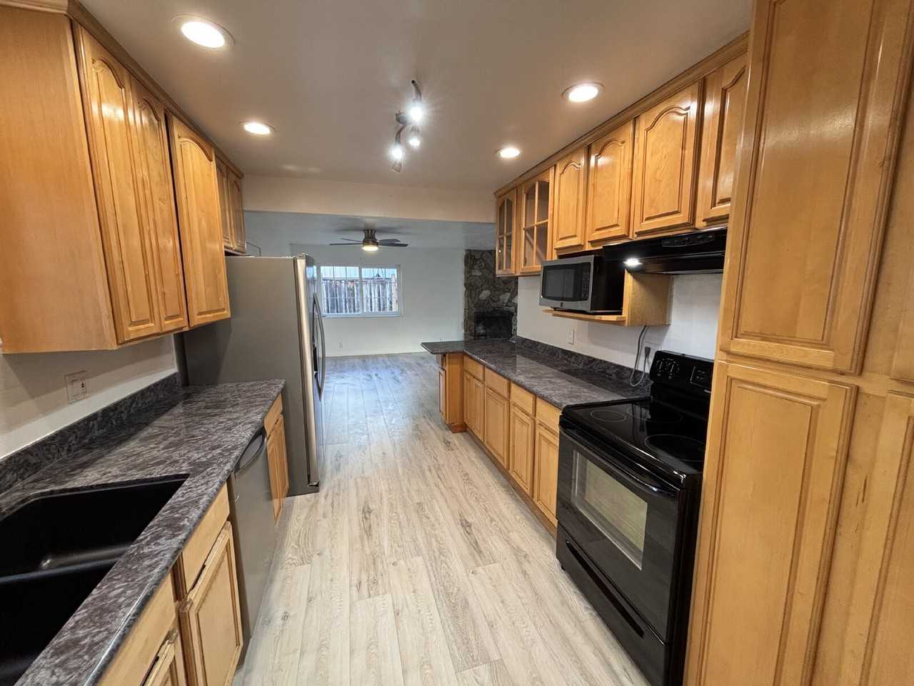 5358 Laurel Dr - Photo 5 of 19