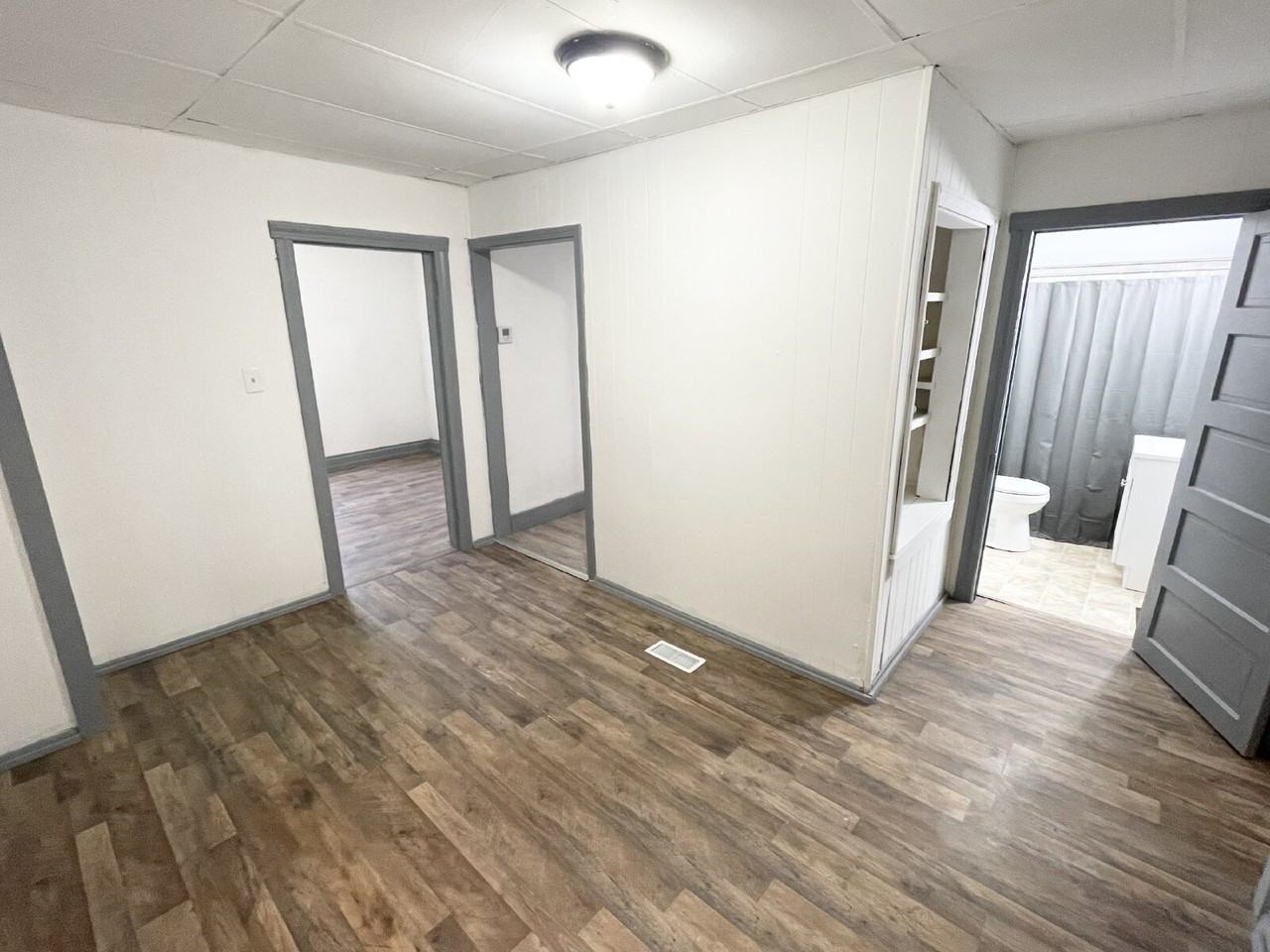 1624 W 21st St - Photo 5 of 10