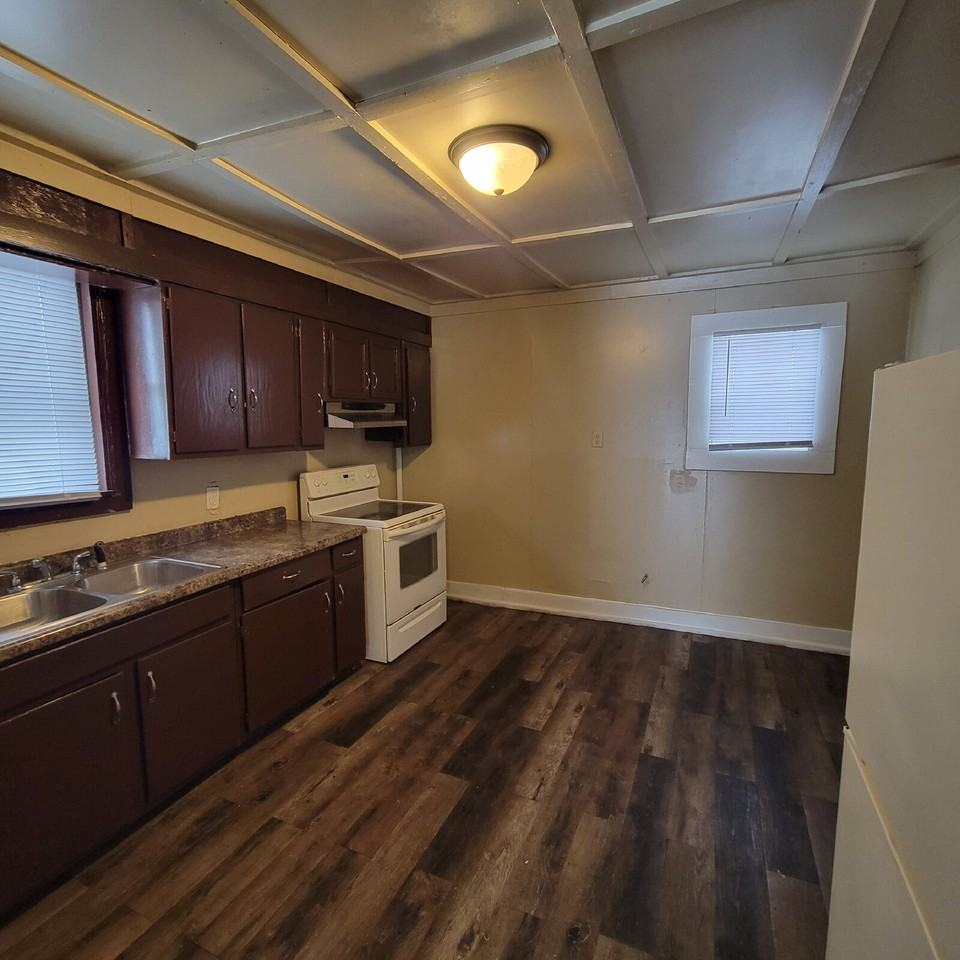 310 North Kealing Avenue - Photo 2 of 6