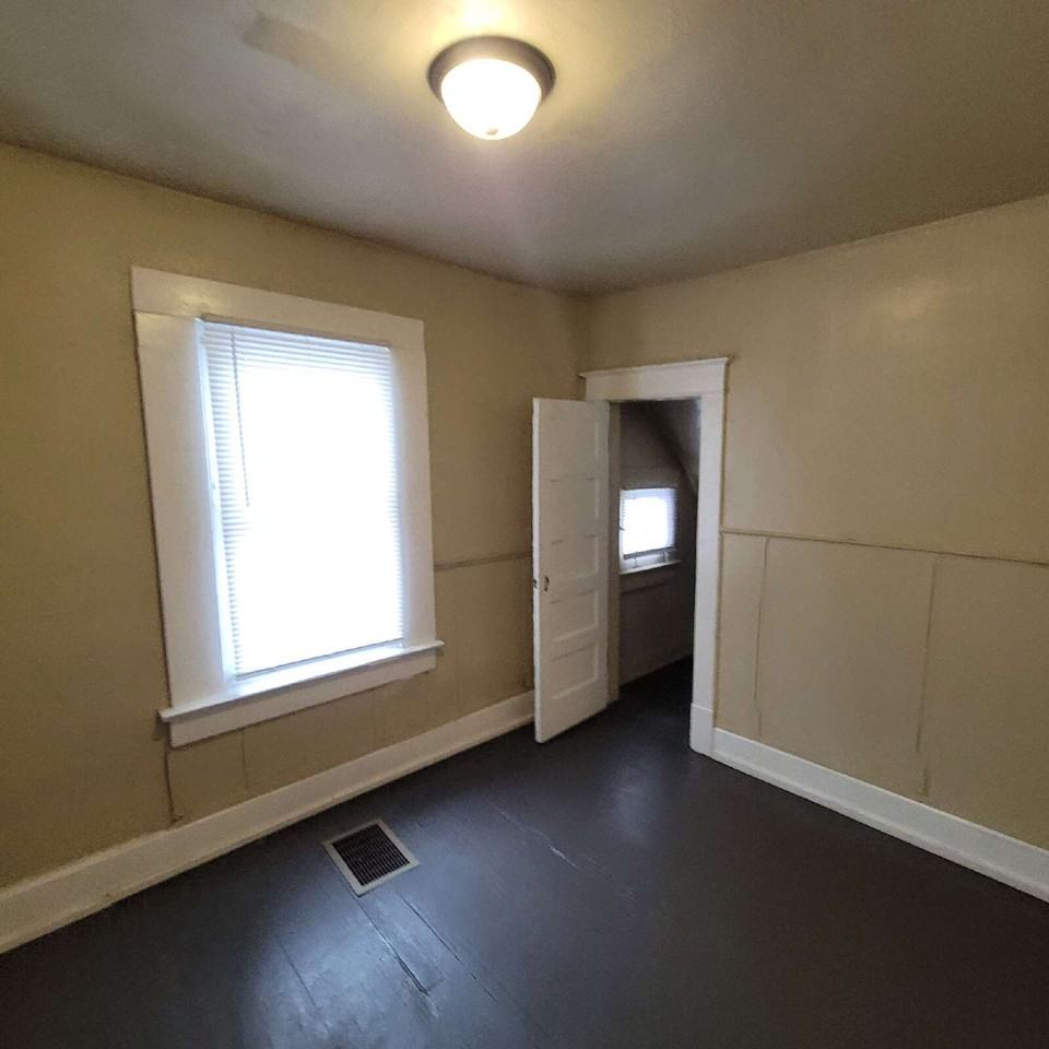 310 North Kealing Avenue - Photo 6 of 6