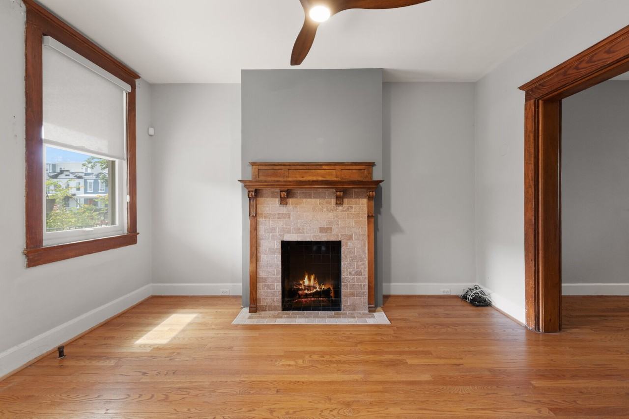 445 Newton Place Northwest - Photo 4 of 22