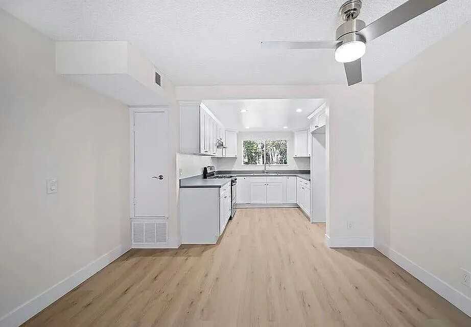 601 West 1st Street - Photo 3 of 16