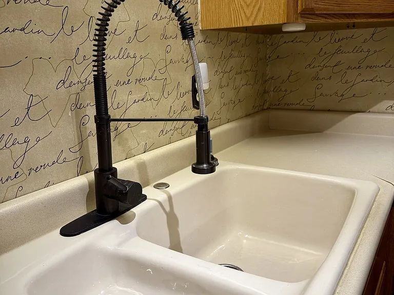 110 Bellevue Rd - Photo 7 of 16