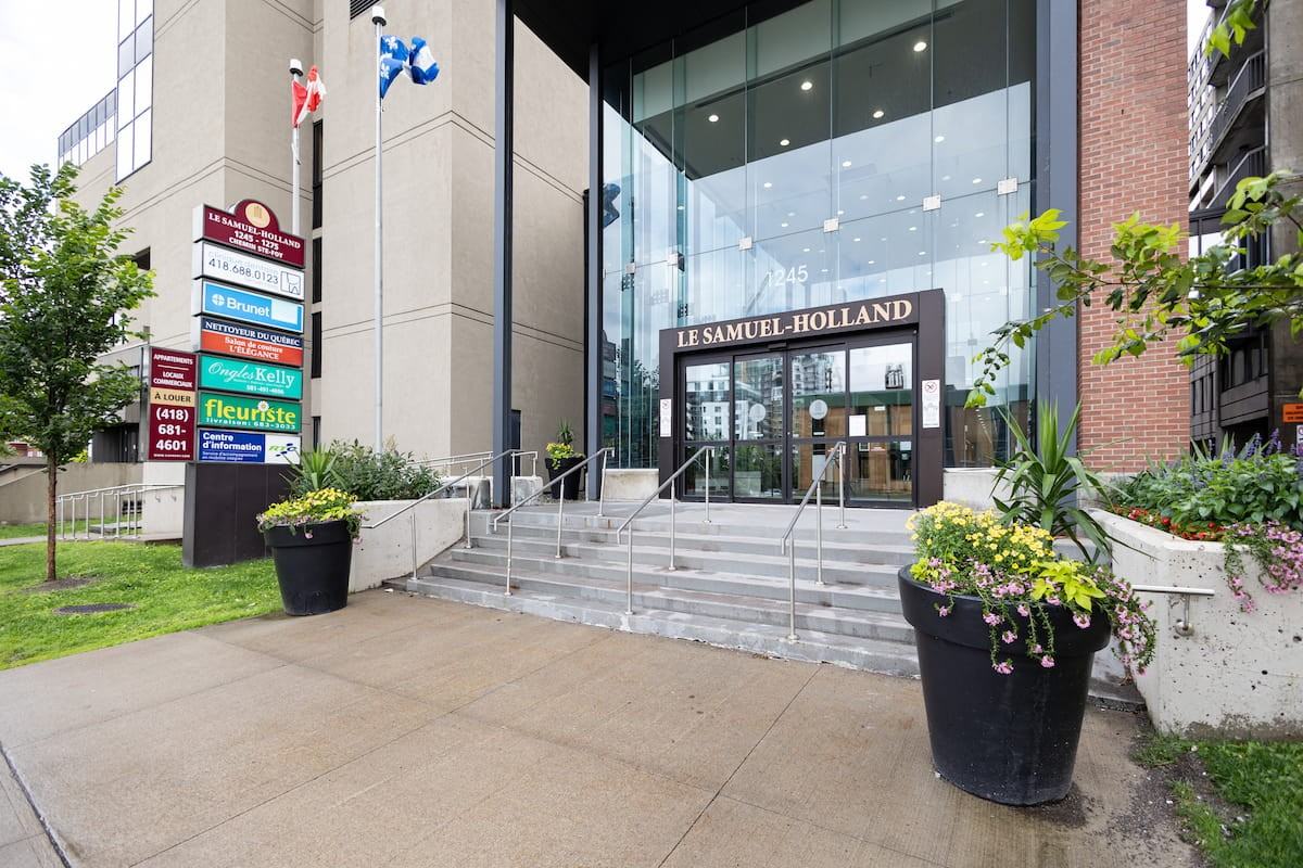 Samuel Holland Apartments - Photo 7 of 50