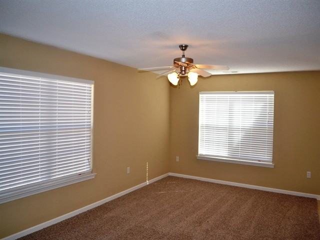 107 Springview Dr - Photo 3 of 13