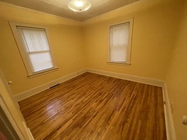 1475 Albert St N - Photo 2 of 20