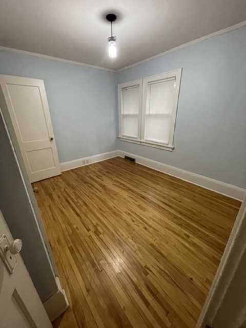 1475 Albert St N - Photo 5 of 20