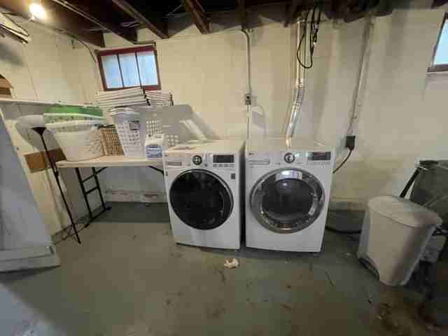 1475 Albert St N - Photo 6 of 20