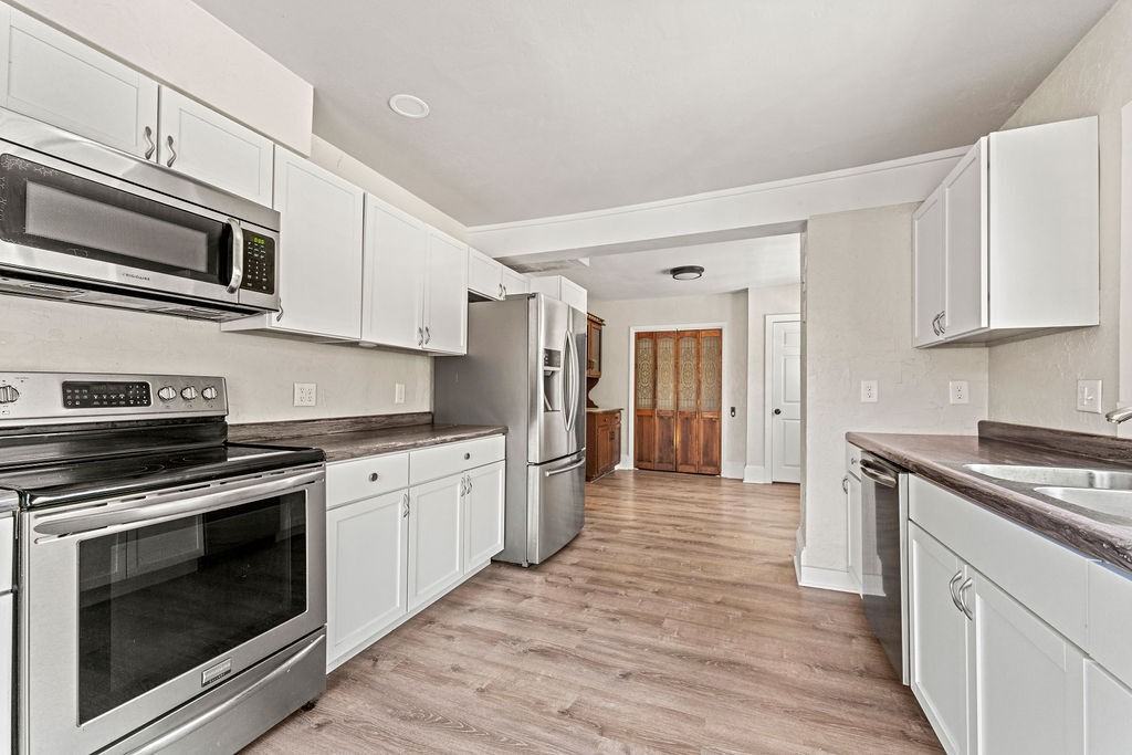 1236 Jackson St - Photo 7 of 11