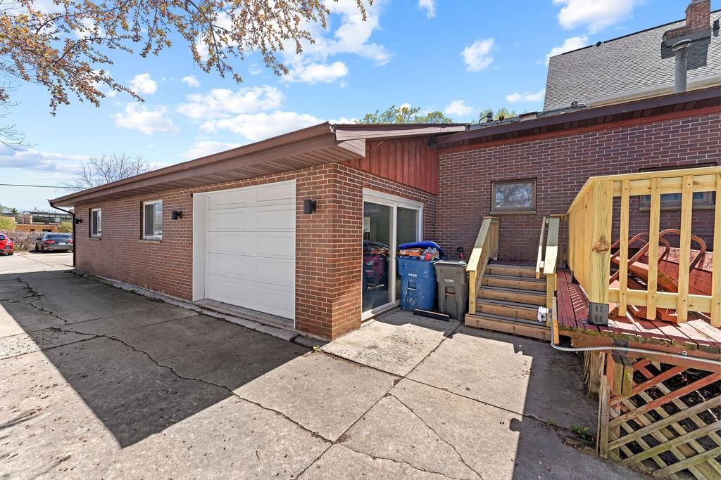 1236 Jackson St - Photo 2 of 11