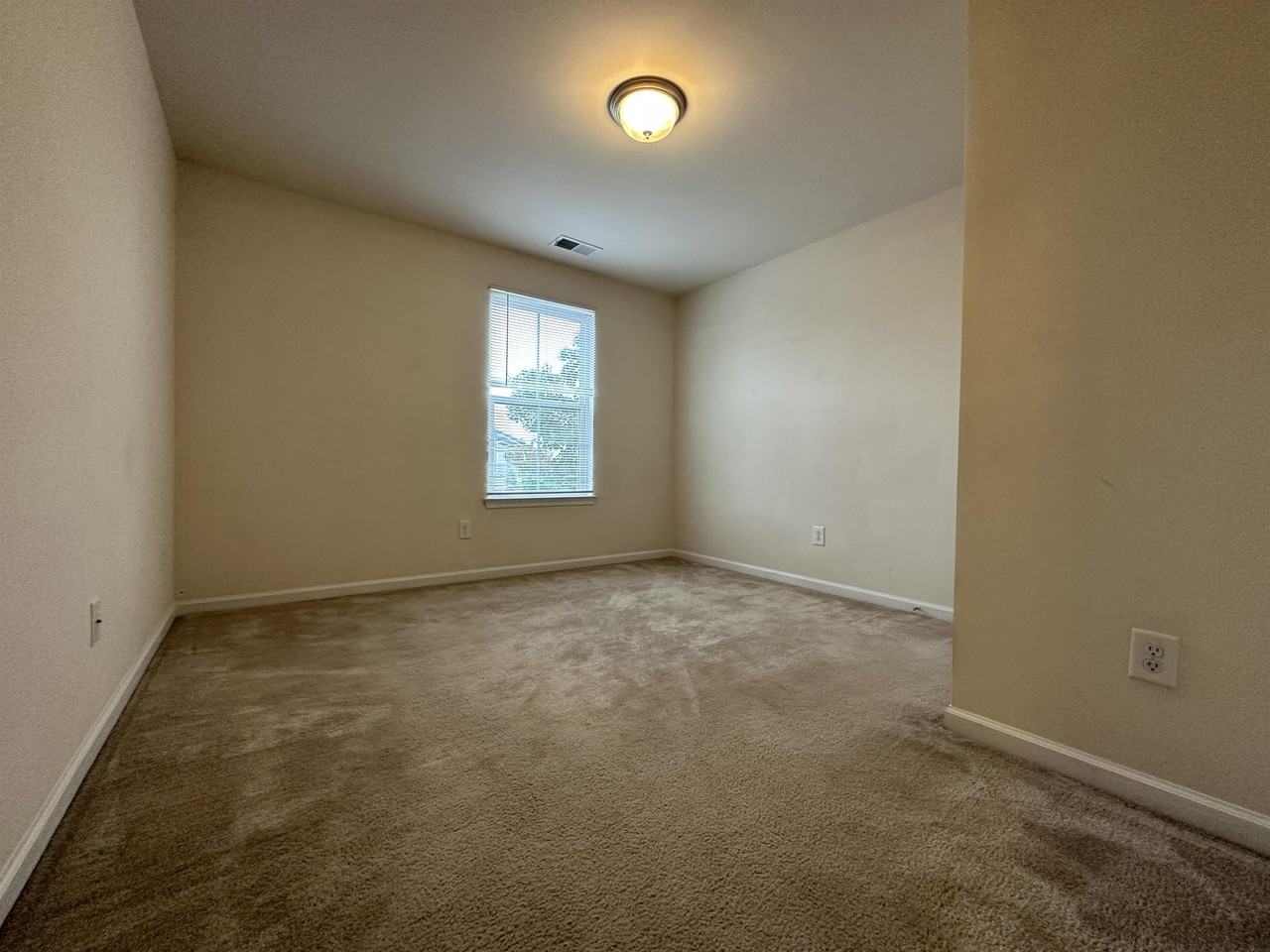 2204 Historic Cir #1 - Photo 6 of 11