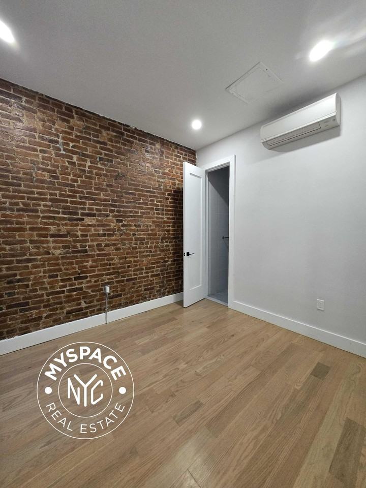 6215 Catalpa Ave #1L - Photo 5 of 10