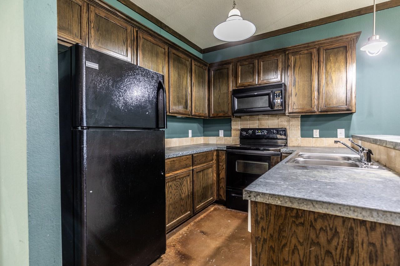 2007 S 15th St #202 - Photo 2 of 24