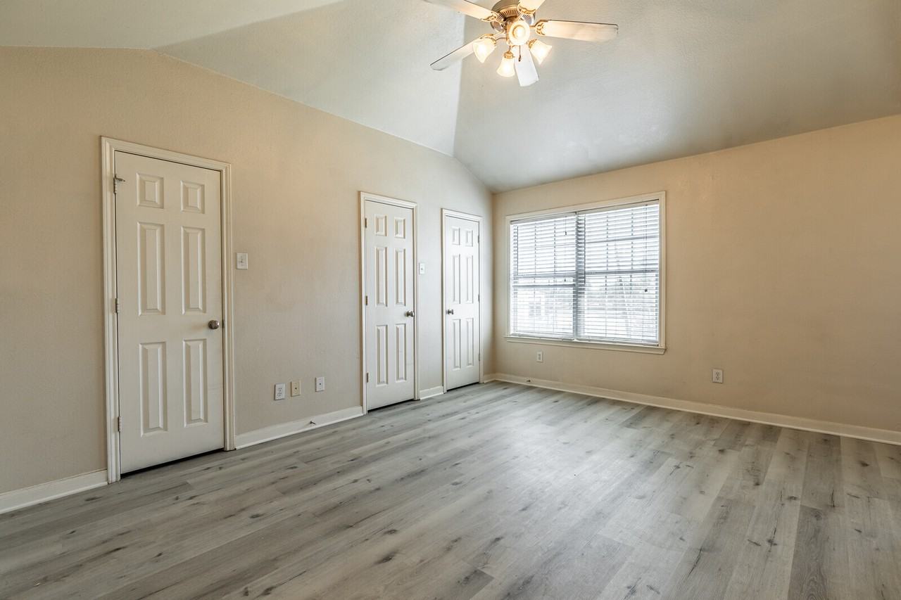 2007 S 15th St #202 - Photo 4 of 24