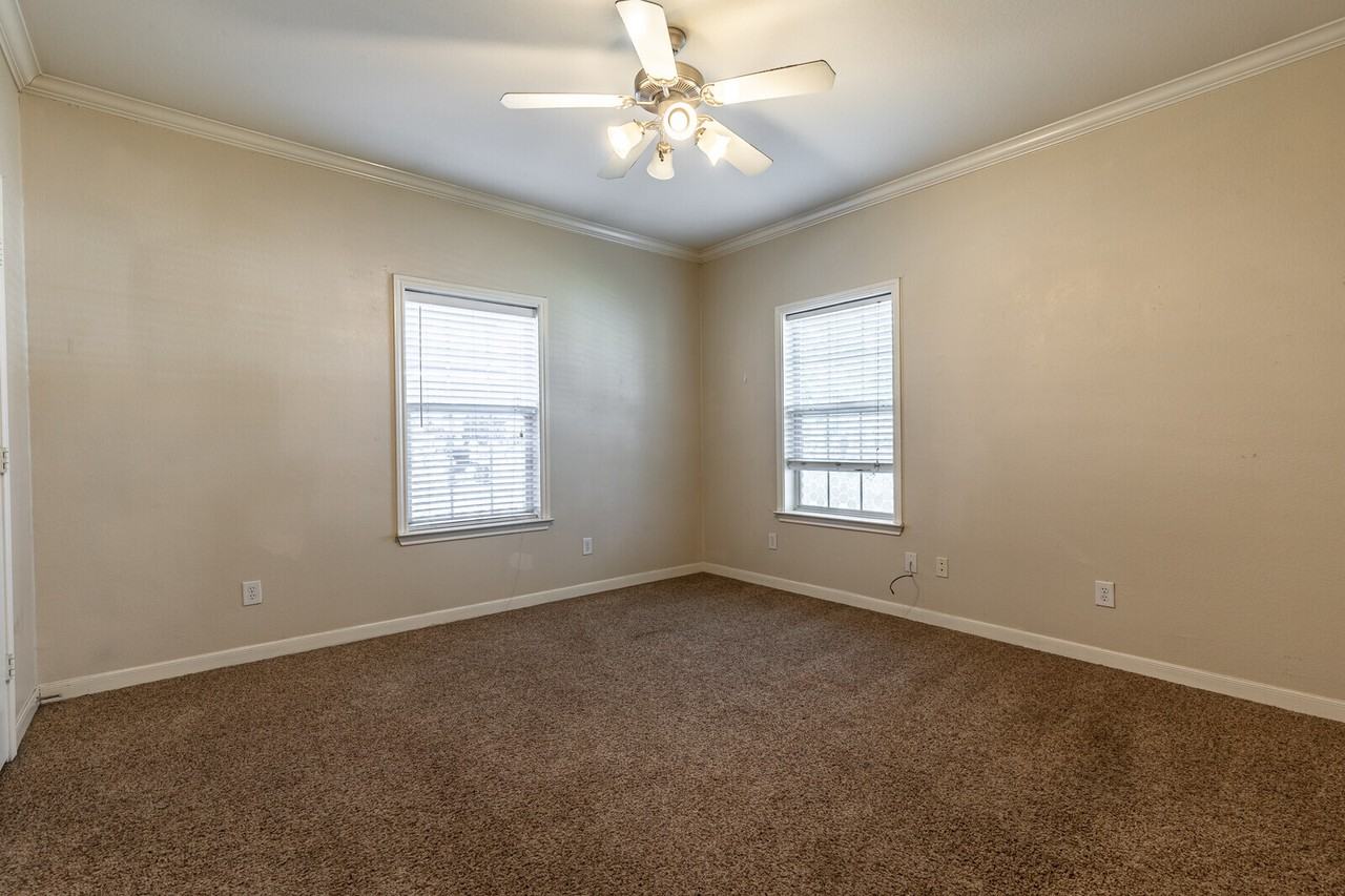 2007 S 15th St #202 - Photo 4 of 24