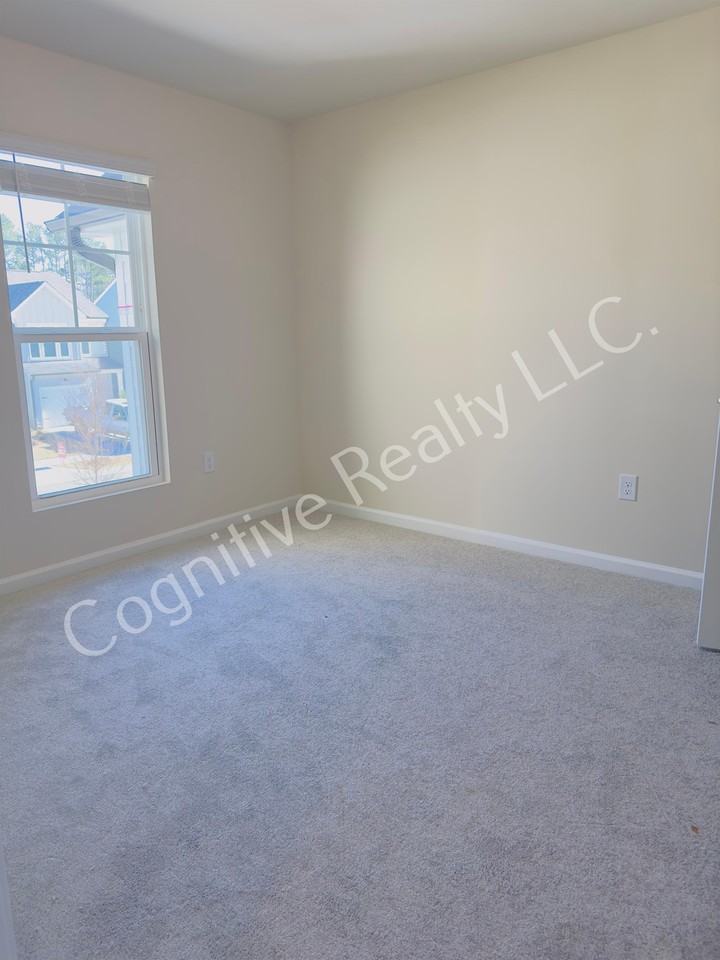 819 Mckenzie Park Ter #1 - Photo 4 of 18