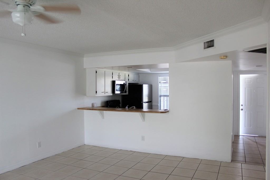 4708 Sw 8th Pl #101 - Photo 4 of 20