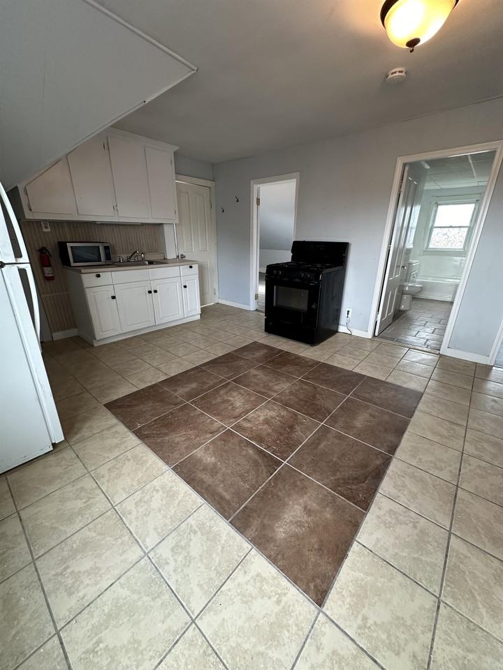 1141 Stafford Rd #3 - Photo 6 of 8