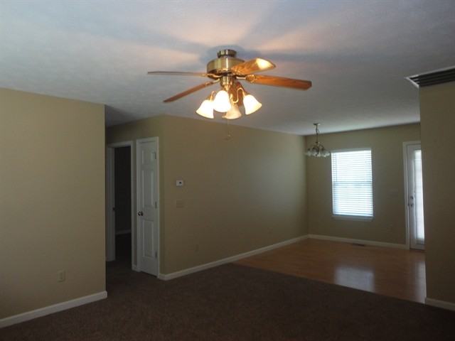 760 Oakdale Dr - Photo 3 of 13