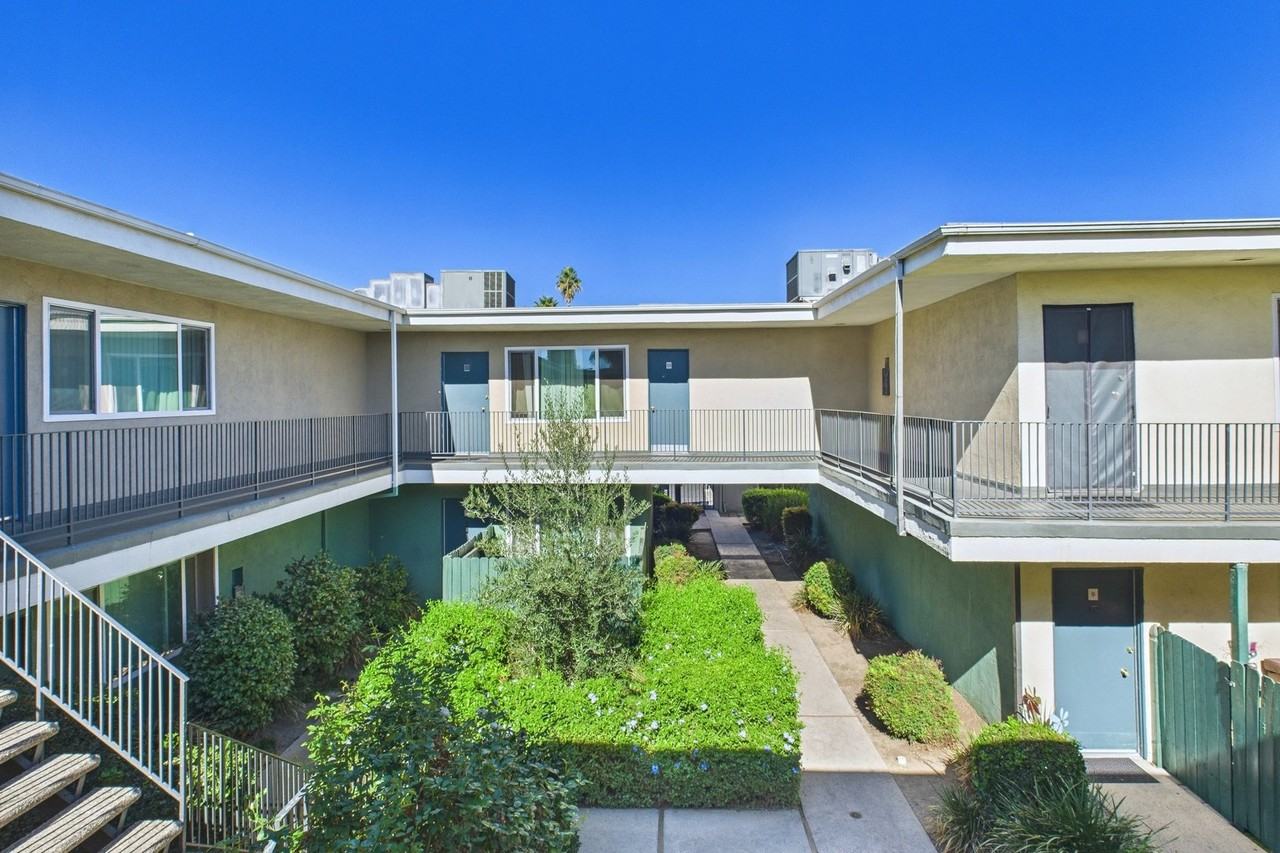 Roscoe Islander - Photo 5 of 52