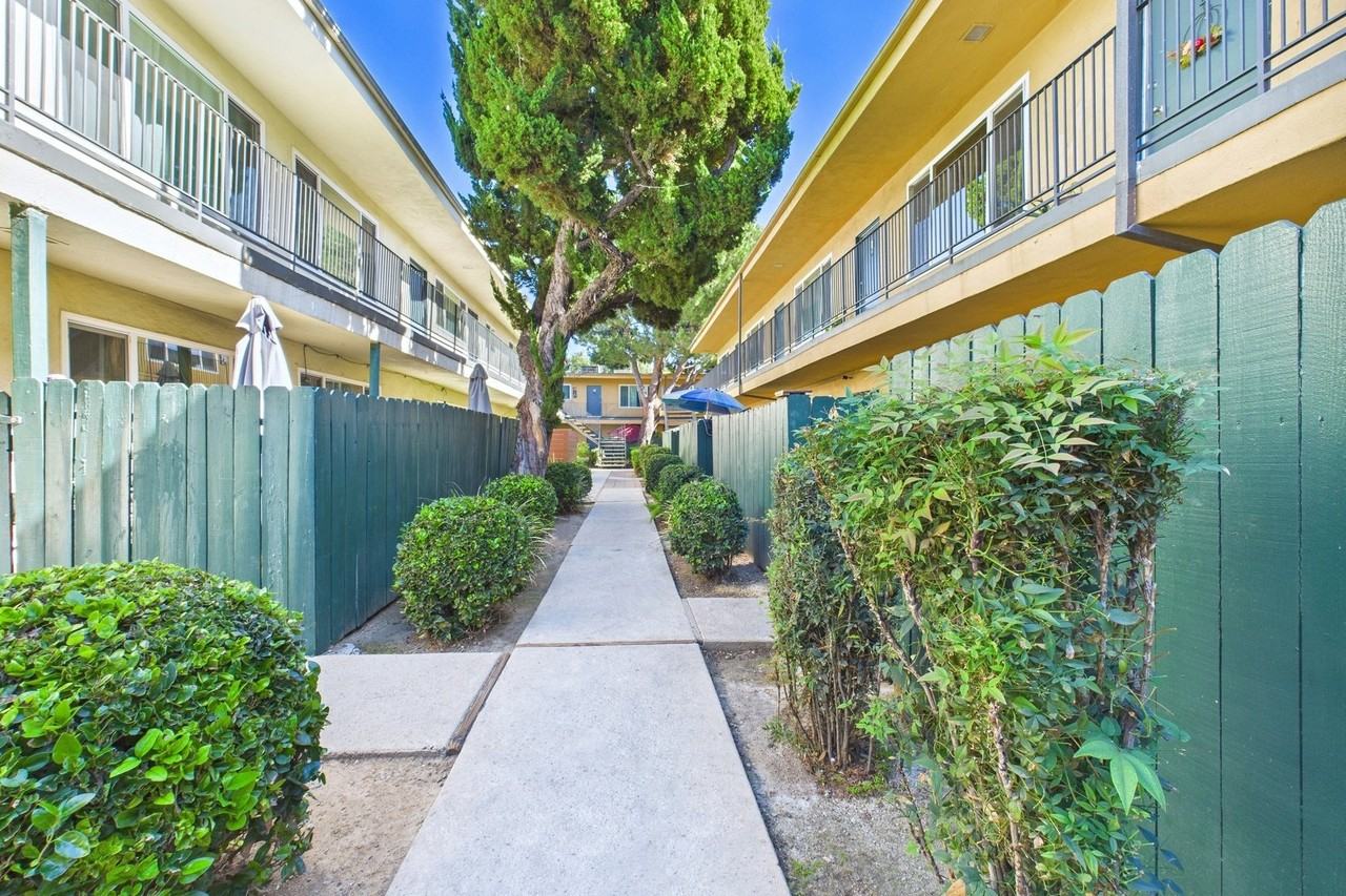 Roscoe Islander - Photo 6 of 52